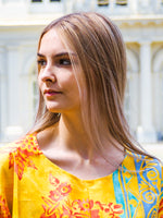 Charger l&#39;image dans la galerie, T-shirt unisexe long jaune à fleurs

